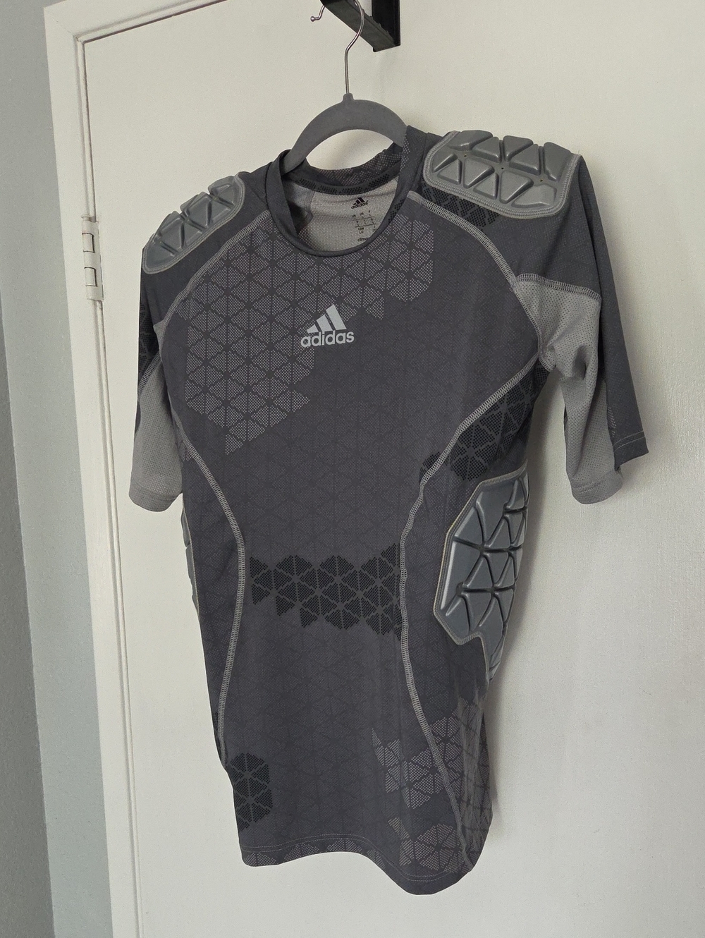 Adidas Techfit Ironskin Men's Gray Top Large